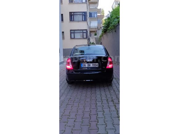 Acil temiz aile arabası