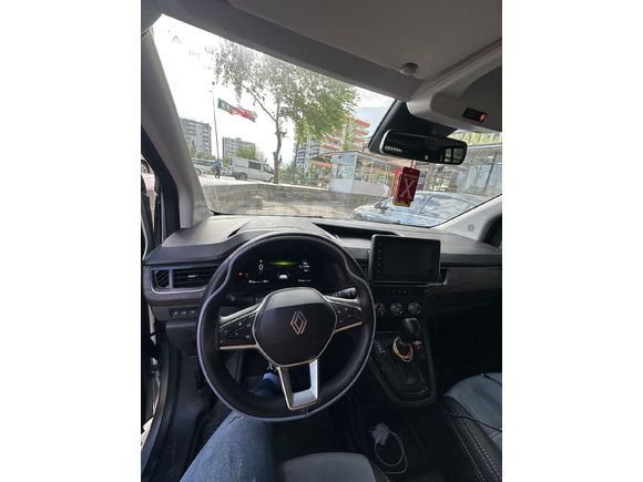 Sahibinden Renault Kangoo Multix 1.5 BluedCi Iconic 2025 Model