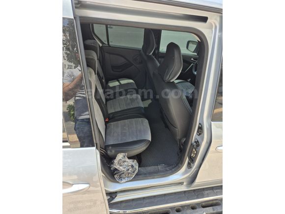 Sahibinden Renault Kangoo Multix 1.5 BluedCi Iconic 2025 Model