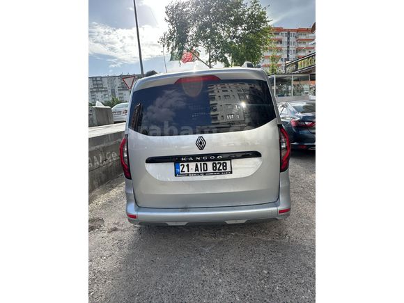 Sahibinden Renault Kangoo Multix 1.5 BluedCi Iconic 2025 Model