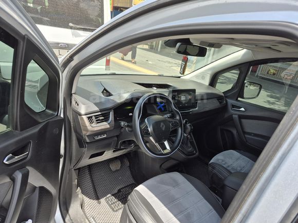 Sahibinden Renault Kangoo Multix 1.5 BluedCi Iconic 2025 Model