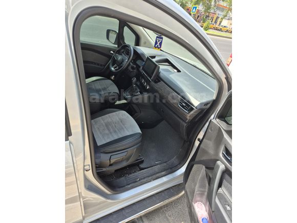 Sahibinden Renault Kangoo Multix 1.5 BluedCi Iconic 2025 Model