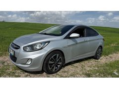 Sahibinden Hyundai Accent Blue 1.6 CRDI Mode 2012 Model