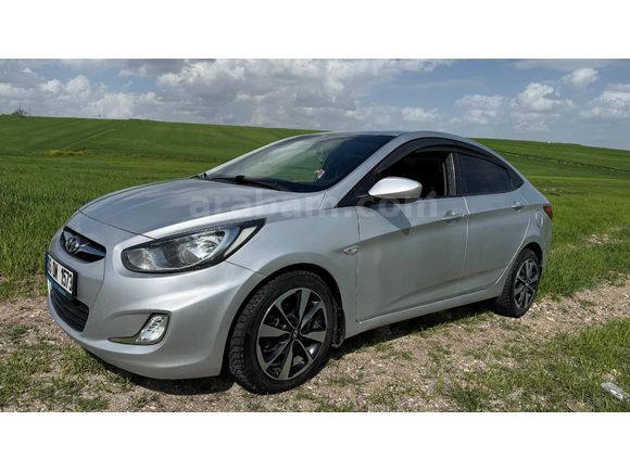 Sahibinden Hyundai Accent Blue 1.6 CRDI Mode 2012 Model