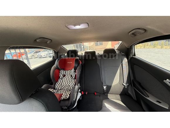 Sahibinden Hyundai Accent Blue 1.6 CRDI Mode 2012 Model