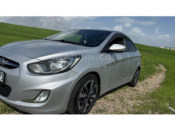 Sahibinden Hyundai Accent Blue 1.6 CRDI Mode 2012 Model