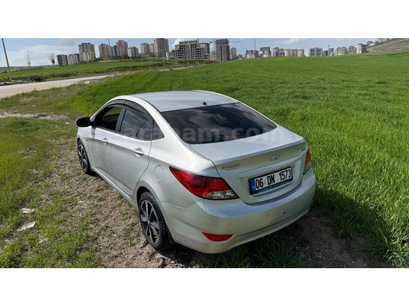 Sahibinden Hyundai Accent Blue 1.6 CRDI Mode 2012 Model