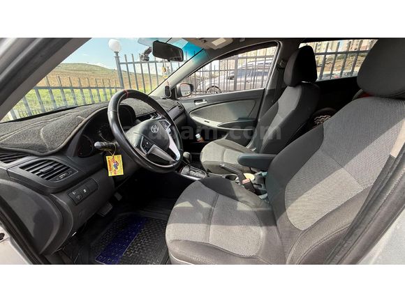 Sahibinden Hyundai Accent Blue 1.6 CRDI Mode 2012 Model