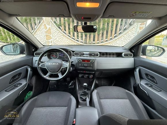 Aras Garaj Hatasız Boyasız 2023 1.5 Blue Dci 4X2 Dacia Duster