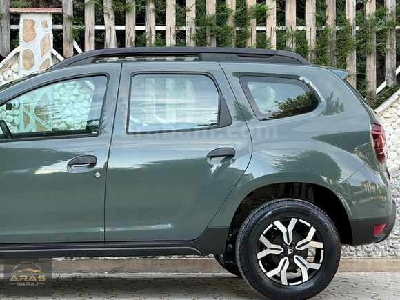 Aras Garaj Hatasız Boyasız 2023 1.5 Blue Dci 4X2 Dacia Duster