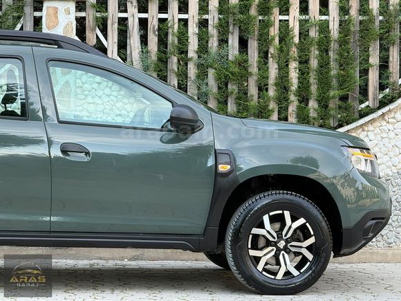 Aras Garaj Hatasız Boyasız 2023 1.5 Blue Dci 4X2 Dacia Duster