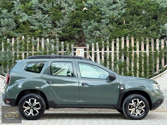 Aras Garaj Hatasız Boyasız 2023 1.5 Blue Dci 4X2 Dacia Duster