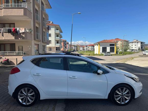Sahibinden Kia Ceed 1.6 CRDi Concept Plus 2014 Model 