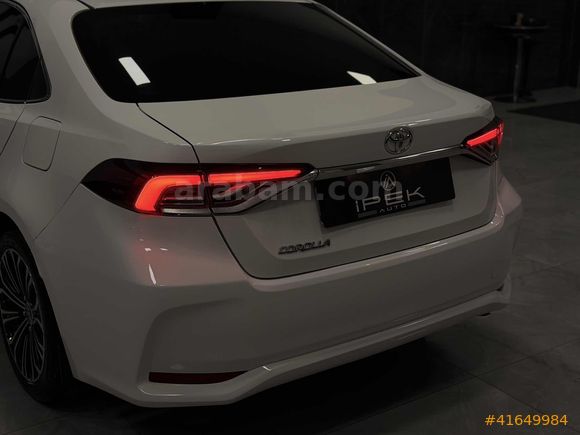 İPEK AUTO / Corolla 1.5 Flame X-Pack / BOYASIZ / SUNROOF / LED