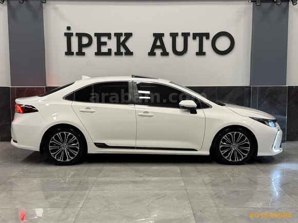 İPEK AUTO / Corolla 1.5 Flame X-Pack / BOYASIZ / SUNROOF / LED