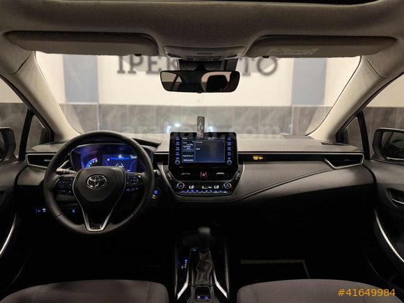 İPEK AUTO / Corolla 1.5 Flame X-Pack / BOYASIZ / SUNROOF / LED