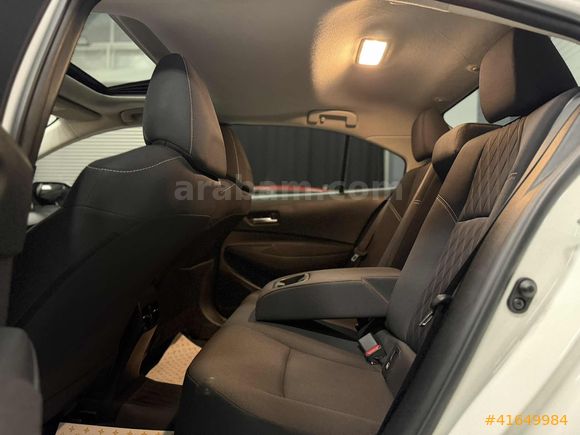 İPEK AUTO / Corolla 1.5 Flame X-Pack / BOYASIZ / SUNROOF / LED