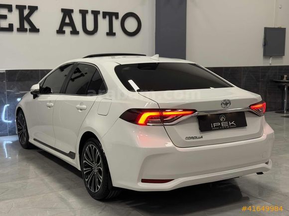 İPEK AUTO / Corolla 1.5 Flame X-Pack / BOYASIZ / SUNROOF / LED
