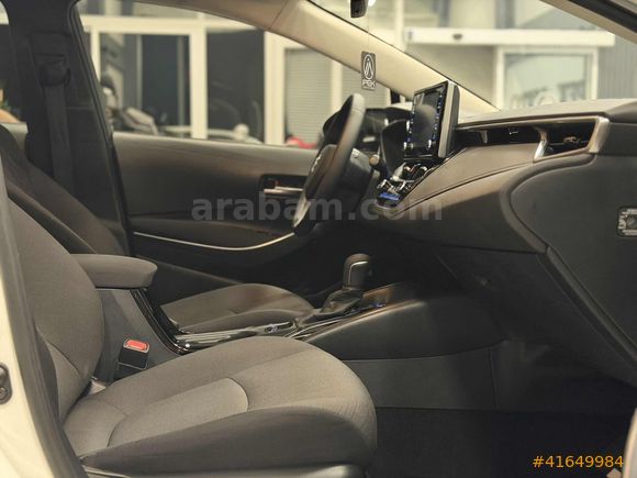 İPEK AUTO / Corolla 1.5 Flame X-Pack / BOYASIZ / SUNROOF / LED