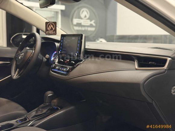 İPEK AUTO / Corolla 1.5 Flame X-Pack / BOYASIZ / SUNROOF / LED
