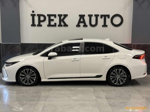 İPEK AUTO / Corolla 1.5 Flame X-Pack / BOYASIZ / SUNROOF / LED