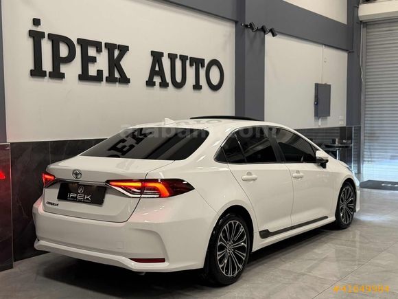 İPEK AUTO / Corolla 1.5 Flame X-Pack / BOYASIZ / SUNROOF / LED