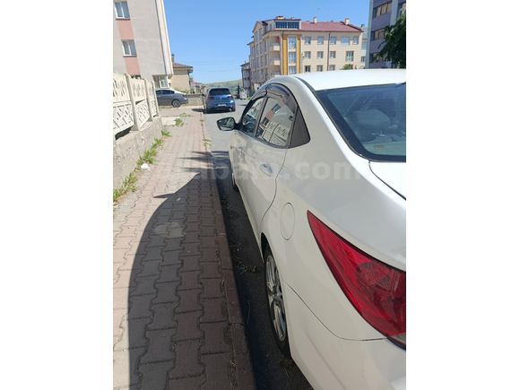 Sahibinden Hyundai Accent Blue 1.4 CVVT Mode 2016 Model