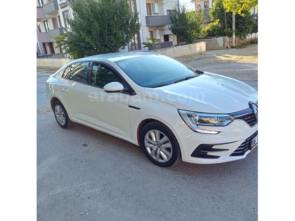 Sahibinden Renault Megane 1.3 TCe Joy 2021 Model Tesla ekran