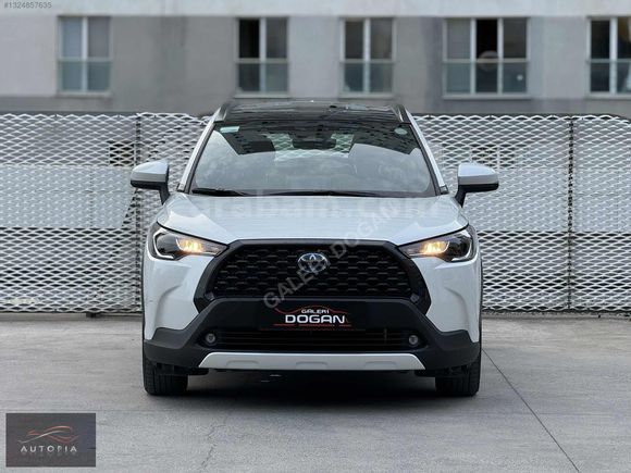 TOYOTA COROLLA CROSS 1.8 HYBRİD FLAME X-PACK HATASIZ 34.***KM