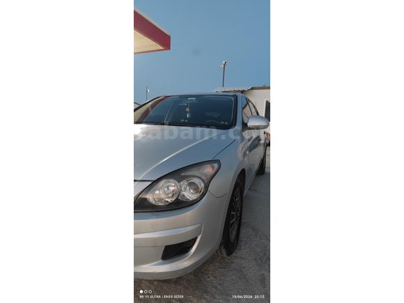 Sahibinden Manuel Hyundai i30 1.6 CRDi Team 2011 Model