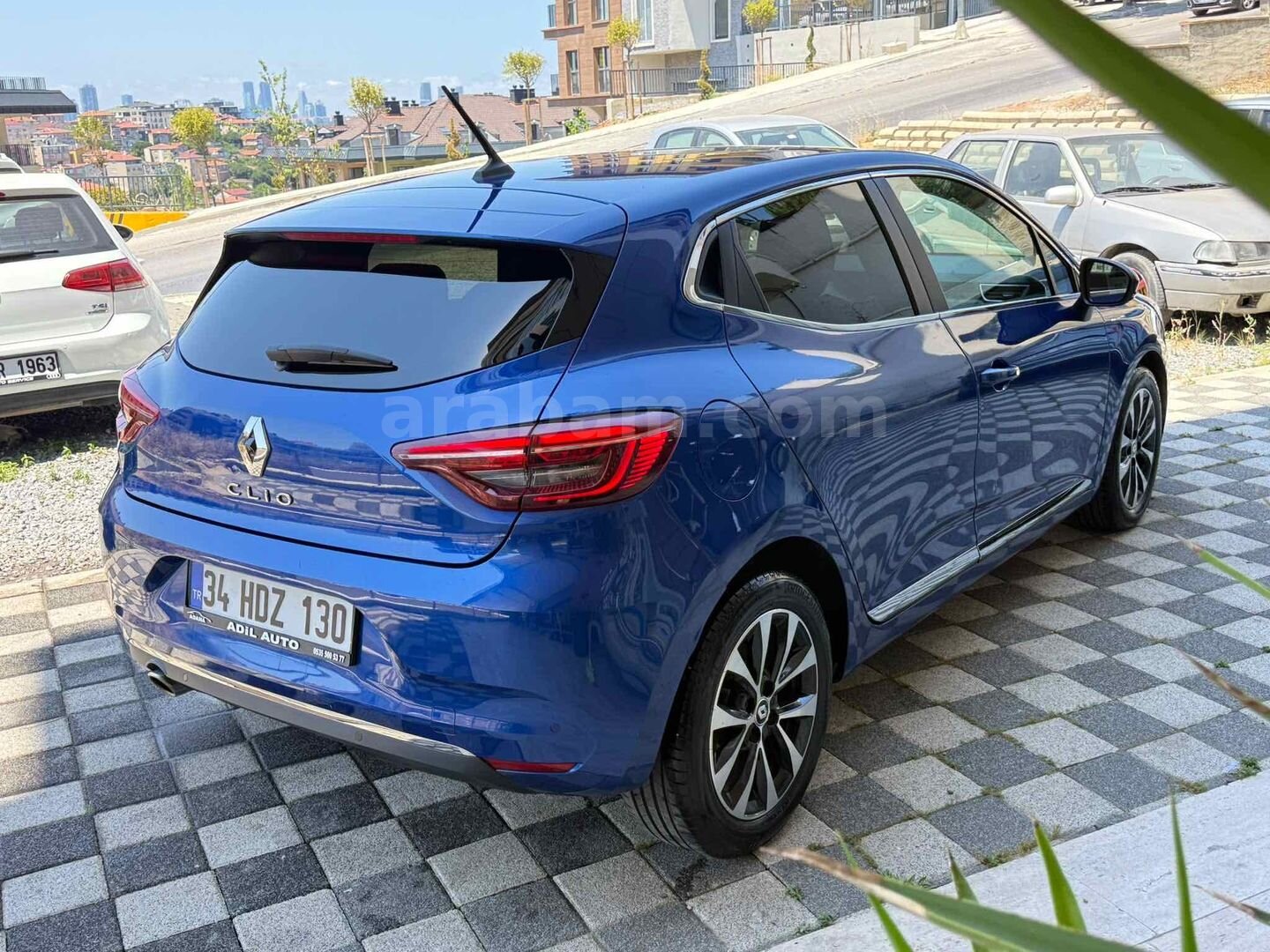 Galeriden Renault Clio 1.0 TCe Icon 2023 Model İstanbul 72.000 km Lacivert 4