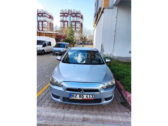 Sahibinden Mitsubishi Lancer 1.5 Invite 2009 Model