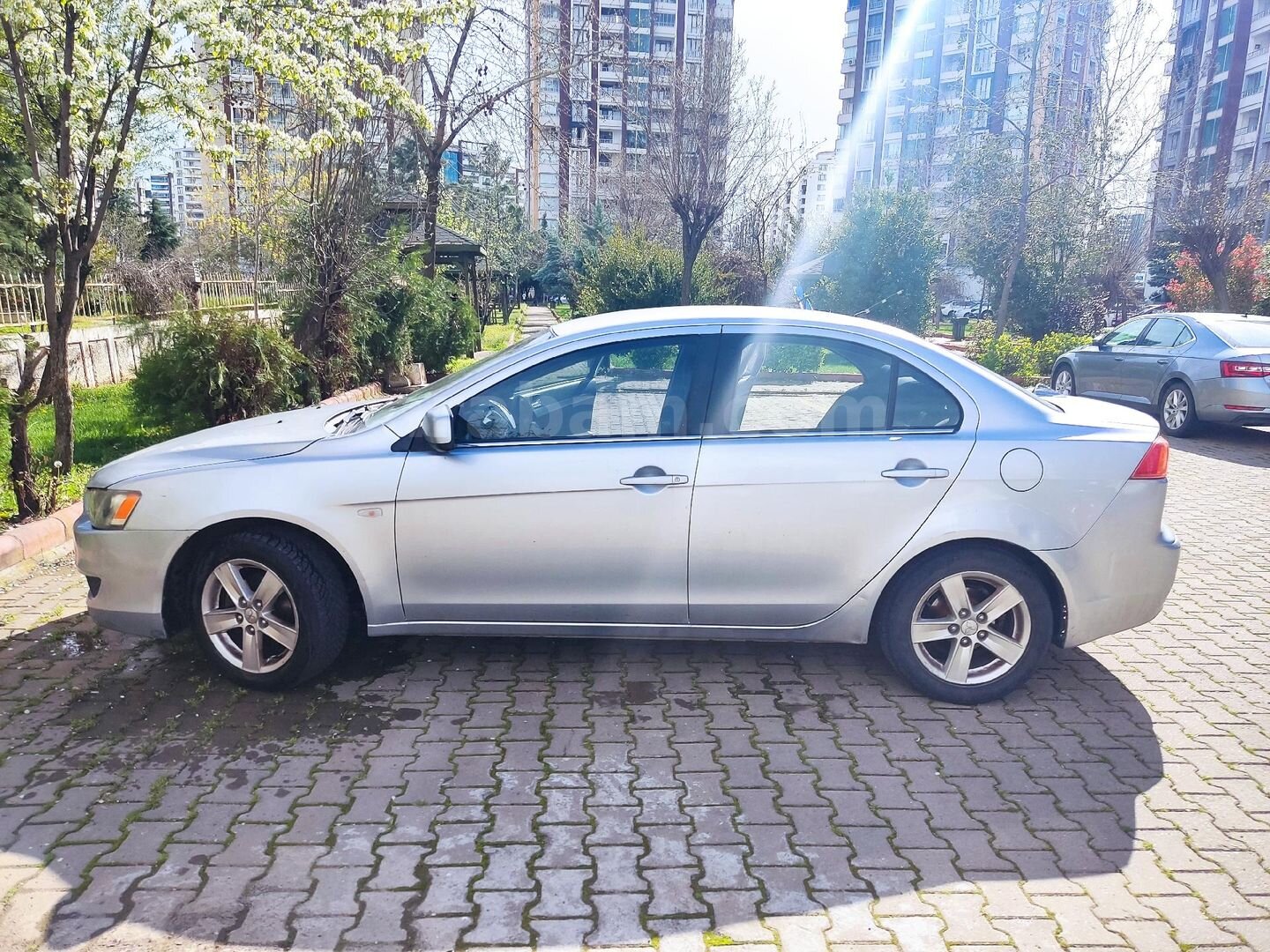 Sahibinden Mitsubishi Lancer 1.5 Invite 2009 Model Diyarbakır 252.000 km Gri (Gümüş) 4