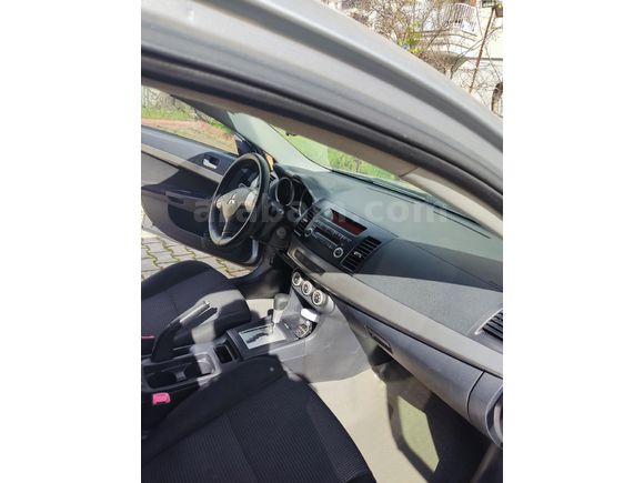 Sahibinden Mitsubishi Lancer 1.5 Invite 2009 Model