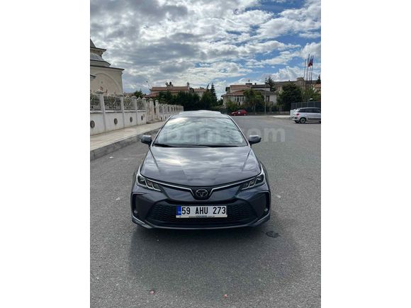 Sahibinden Toyota Corolla 1.5 Dream X-Pack 2023 Model  44.600 km Gri (Gümüş)