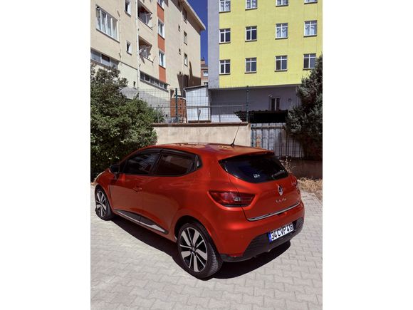 103.000 km de
Clio 1.5 dCi Iconl