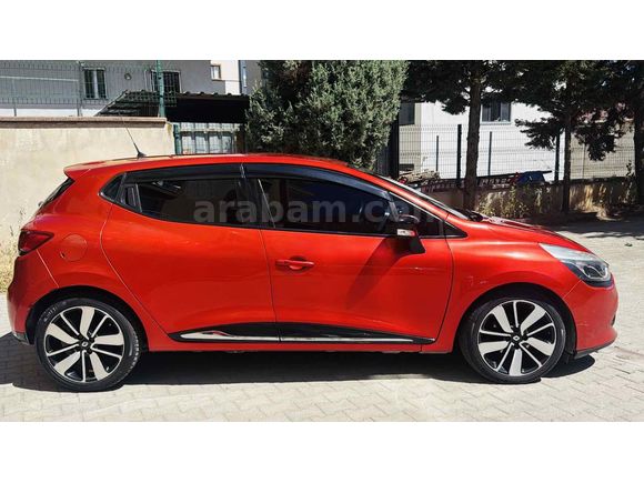103.000 km de
Clio 1.5 dCi Iconl