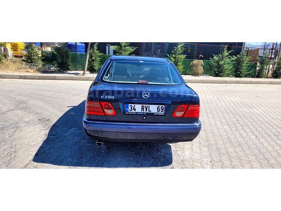 Sahibinden Mercedes - Benz E 200 Elegance 2000 Model  317.000 km Lacivert