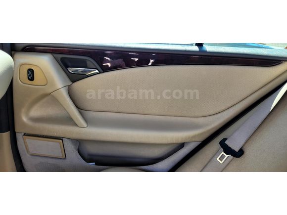 Sahibinden Mercedes - Benz E 200 Elegance 2000 Model  317.000 km Lacivert