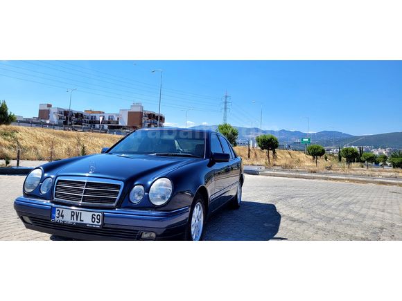 Sahibinden Mercedes - Benz E 200 Elegance 2000 Model  317.000 km Lacivert