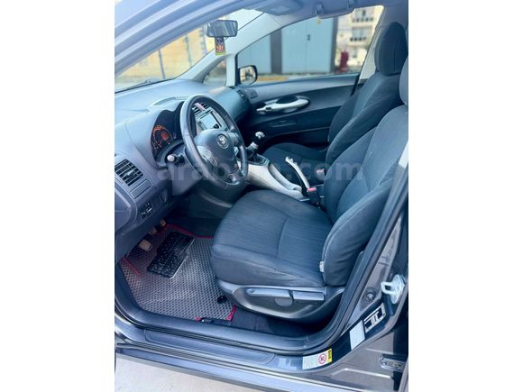 HATASIZ BOYASIZ 152 BİNDE TOYOTA AURİS 1.4 D - 4D