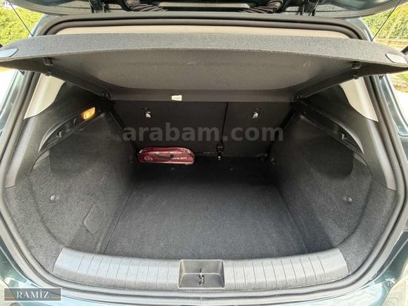 RAMİZ AUTO | 2025 EGEA CROSS 1.4 FIRE LOUNGE GSR | 6.200 KM