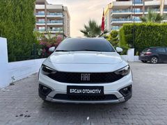 2025 MODEL SIFIRDAN FARKSIZ EGEA CROSS 1.4 LOUNGE TRACTİON PAKET