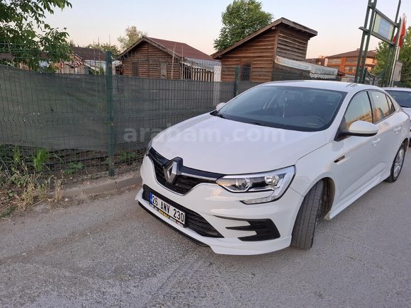 Acil Renault Megane 1.3 TCe Joy 2021 Model  Beyaz