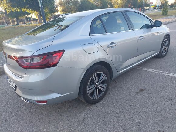 Sahibinden Renault Megane 1.3 TCe Touch 2025 Model
