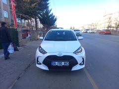 Bayandan 2024 Model Toyota Yaris 1.5 Hybrid Flame