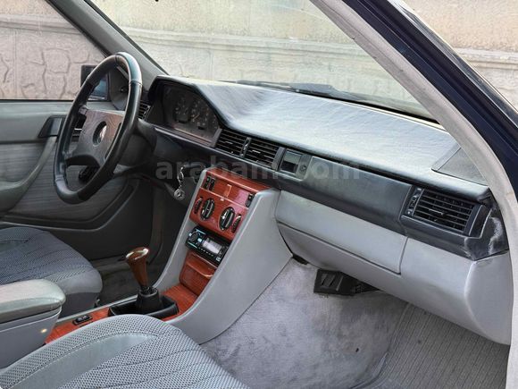 Beodway Parasına Mercedes - Benz E 200 1986 Model Ankara