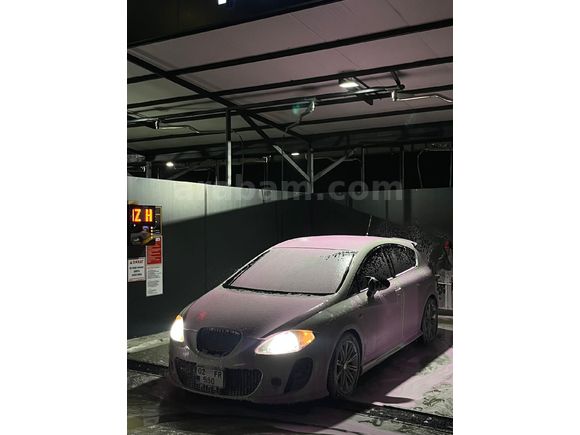 YENİ GÖĞÜS LEON