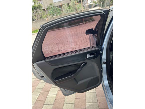 Sahibinden Ford Focus 1.6 Ghia 2005 Model 