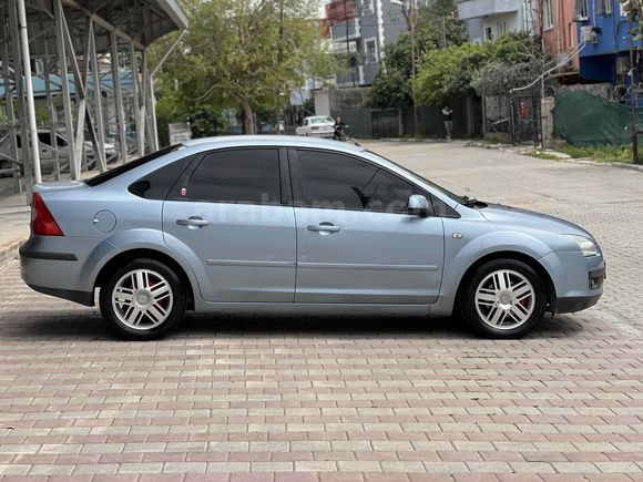 Sahibinden Ford Focus 1.6 Ghia 2005 Model 